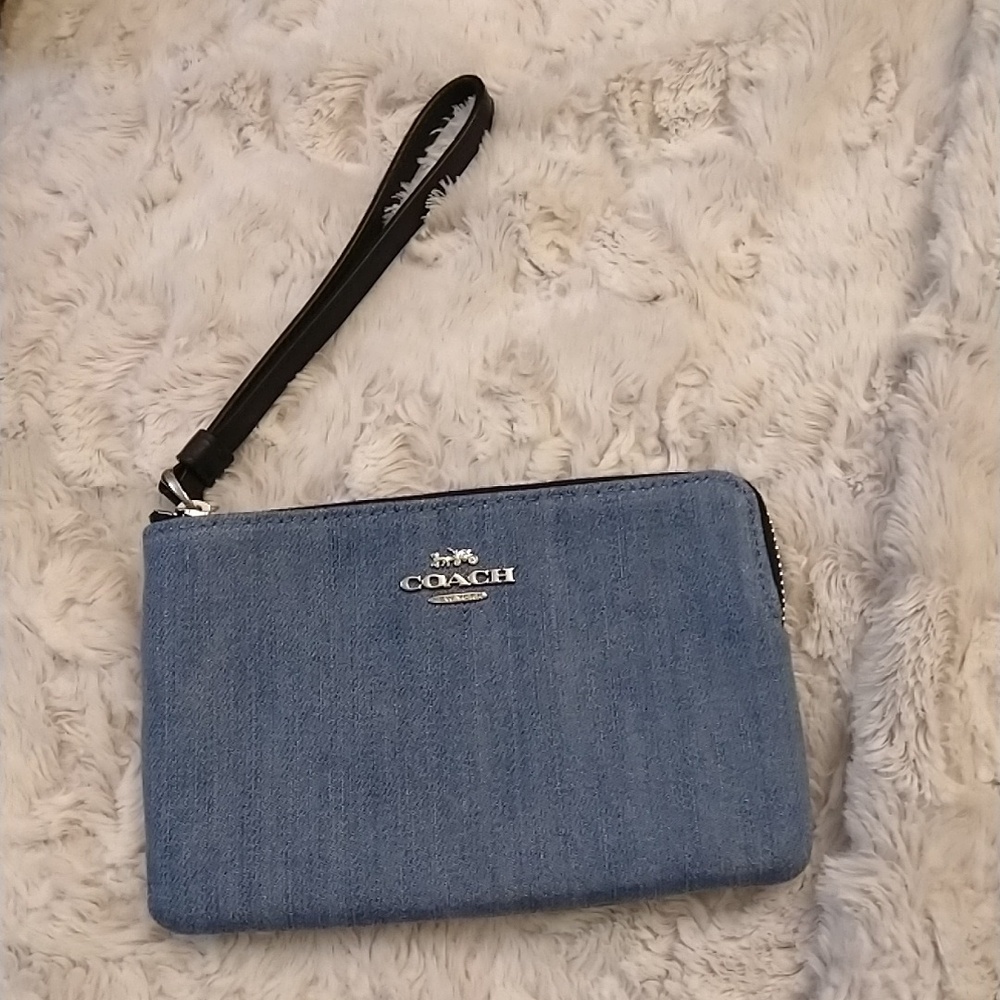 Coach Denim Corner Zip Wristlet ✨Rare NWT✨